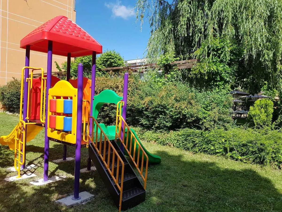 Hotel Liani Słoneczny Brzeg